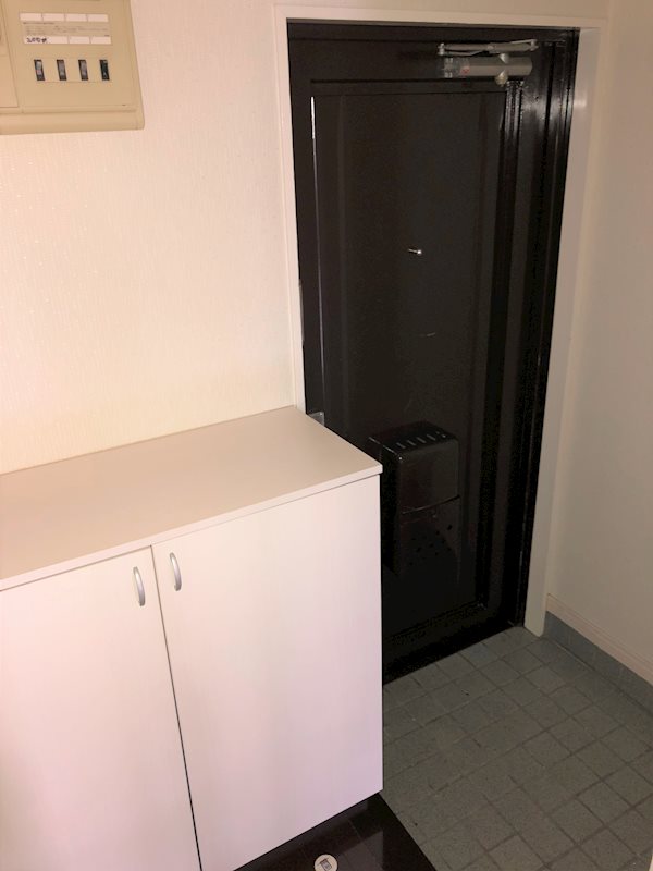 レンシャル松原 玄関