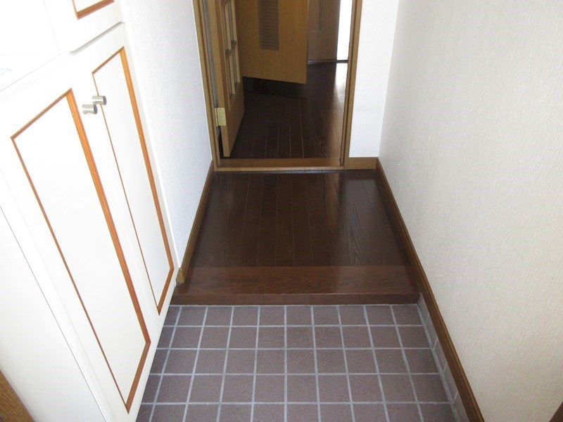 ベルヤナゼ 玄関