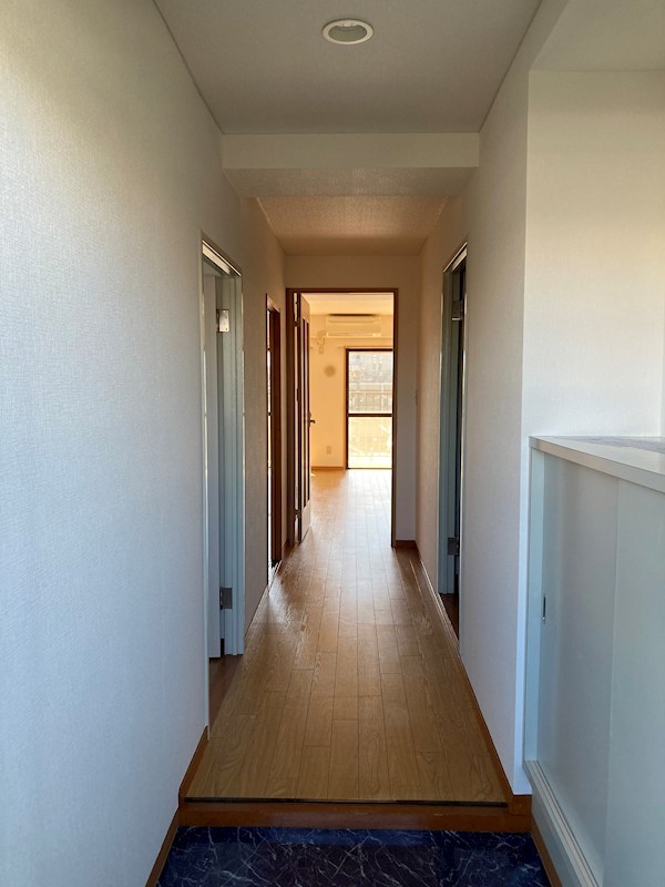 マンション桜 玄関