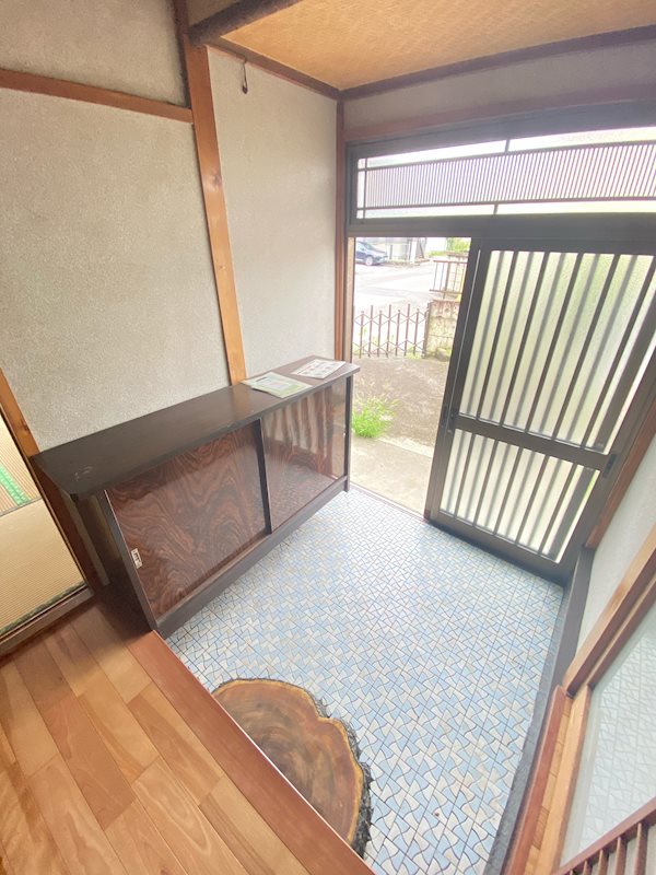 元今泉１丁目貸家 玄関