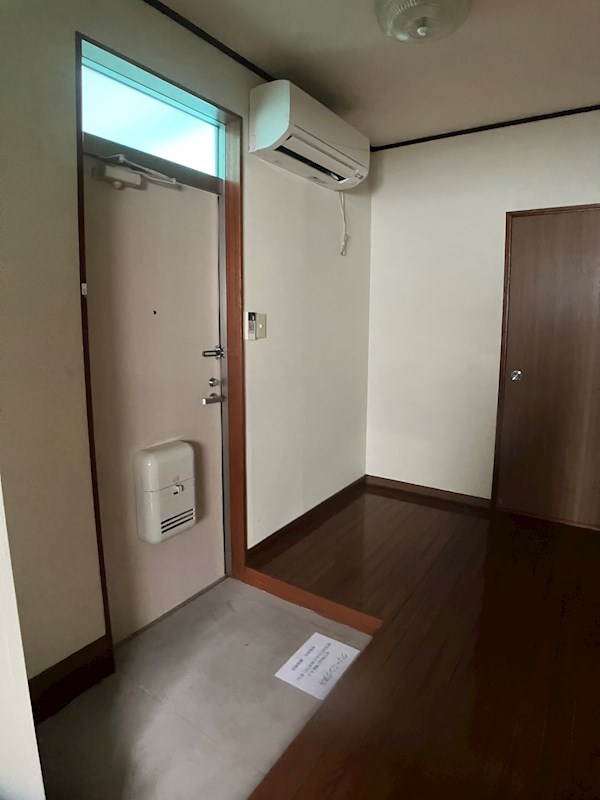 カサベルデ市原 玄関