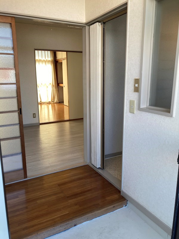 シャンポール双葉 玄関