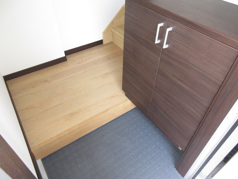 Happier清原台 玄関