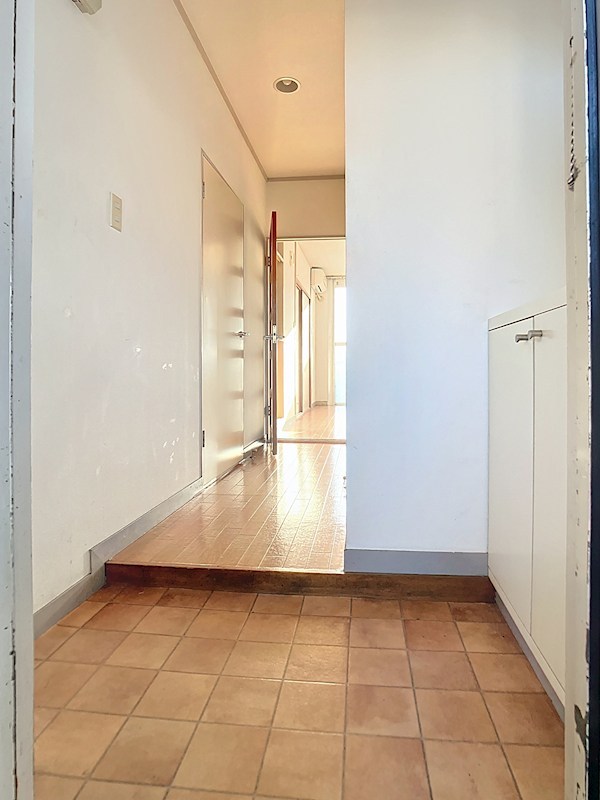 レジデンス滝の原 玄関