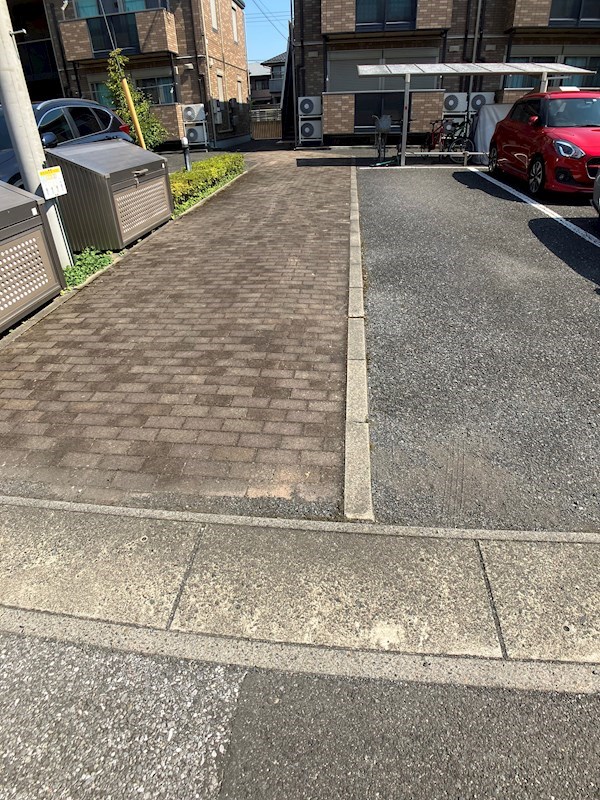 メゾンフルーレA 駐車場