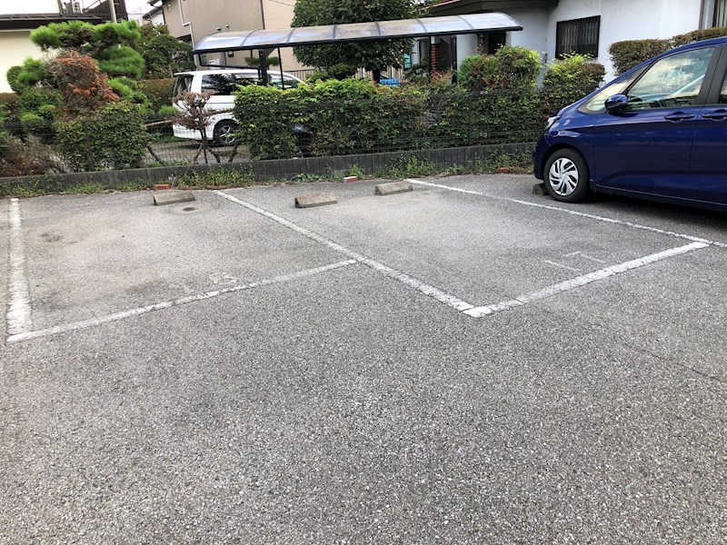 フォンテーヌT&H　B 駐車場