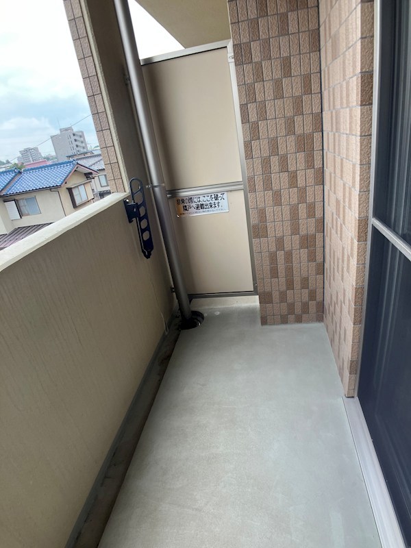 ロイヤル金信Ⅱ ベランダ
