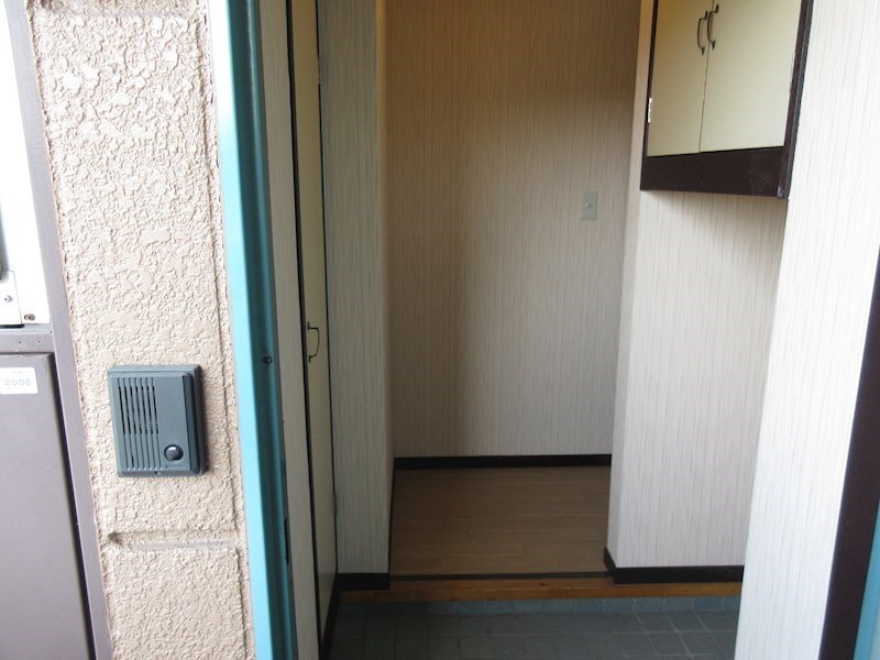 亀井ハイツ 玄関