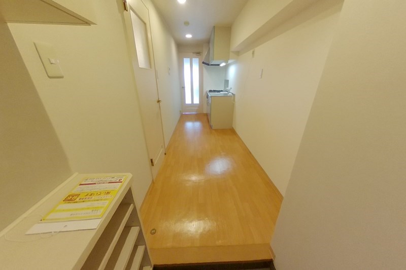 LOTUS MARSH元今泉 玄関