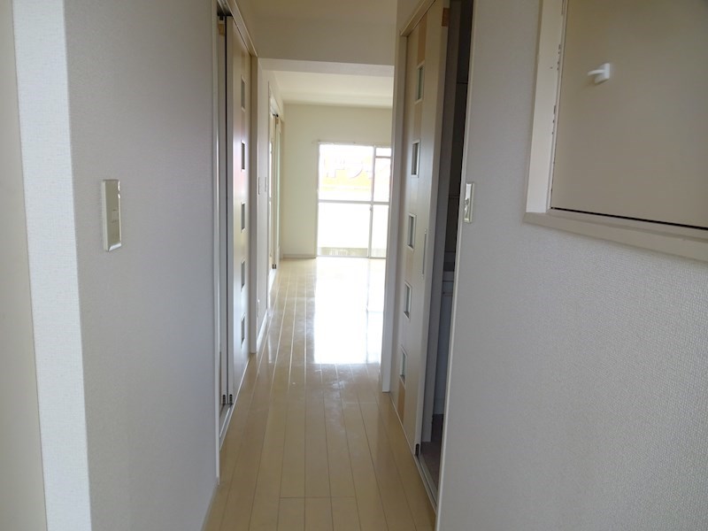 レジデンス東宝木 玄関