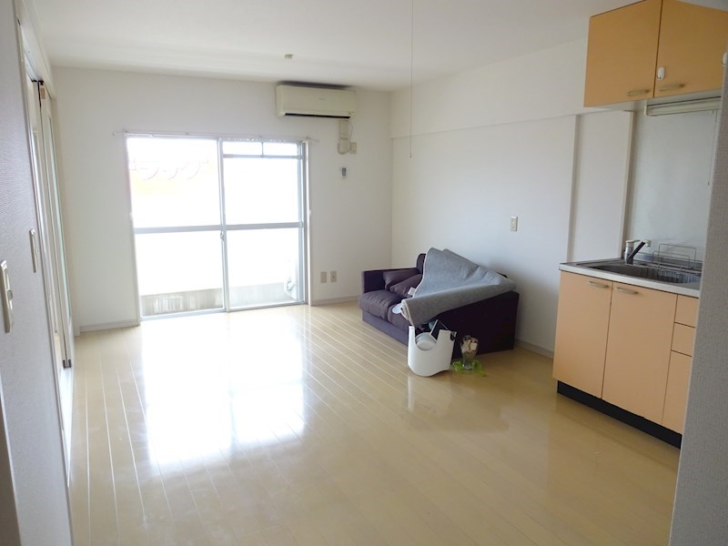 レジデンス東宝木 リビング