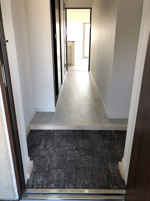 ルアナコート 玄関