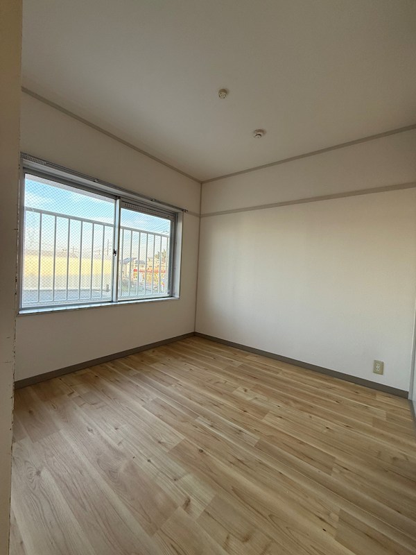 YNSハイツ ベッドルーム