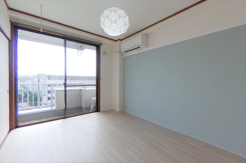 利久マンション ベッドルーム