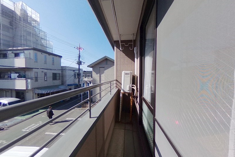 T，House ベランダ