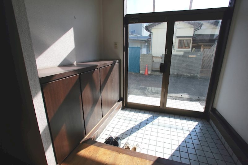 メゾンれいか 玄関