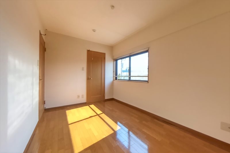 ロイヤルズマンション戸祭 ベッドルーム