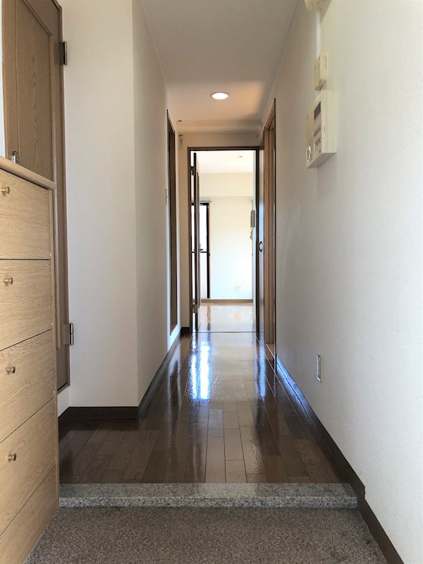 ロイヤルズマンション戸祭 玄関