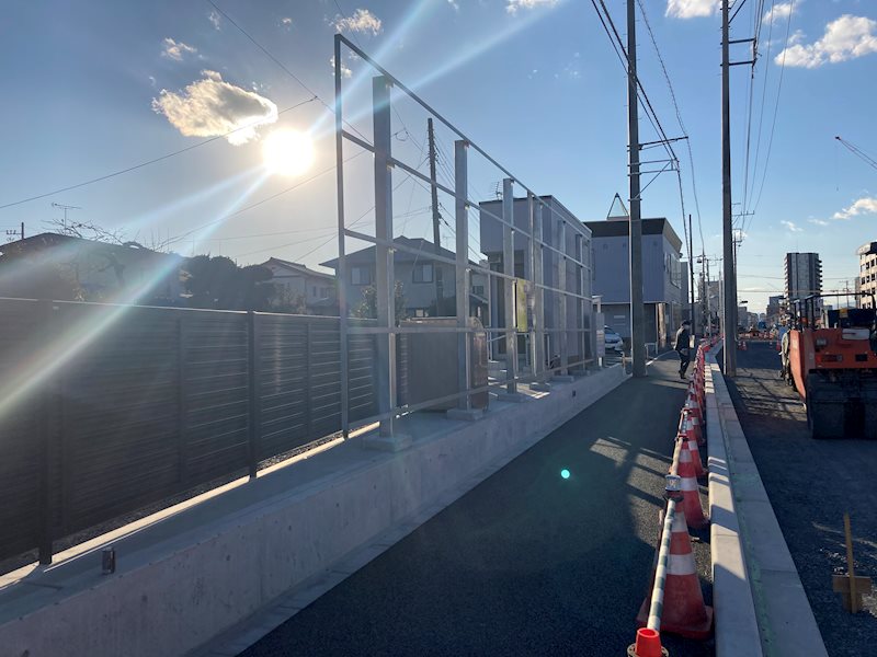 ロイヤル金信Ⅰ敷地内貸看板 玄関