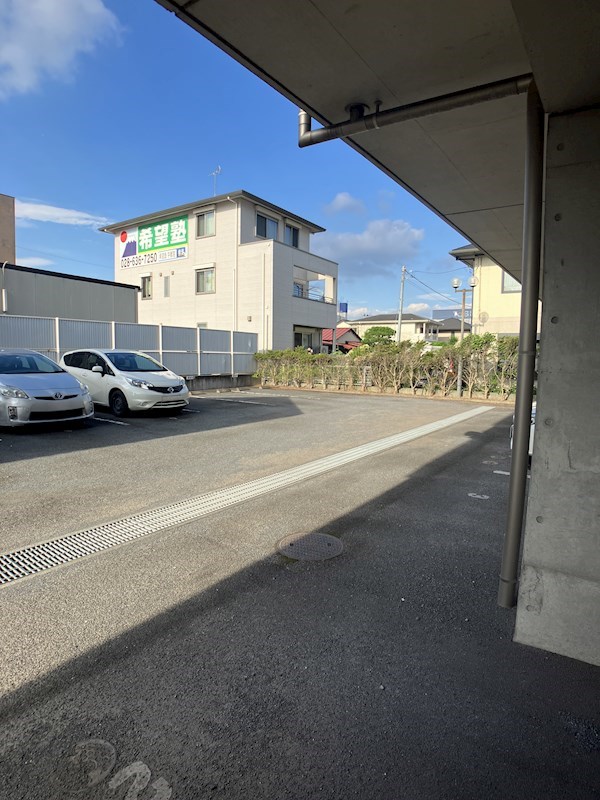 西壱番館tei 駐車場