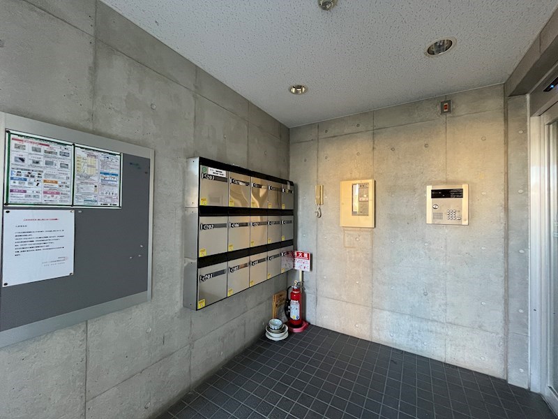 西壱番館tei ロビー