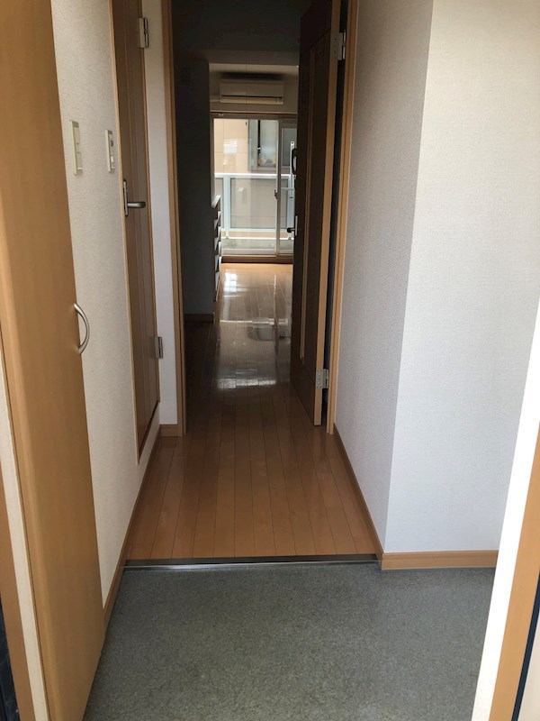 西壱番館tei 玄関