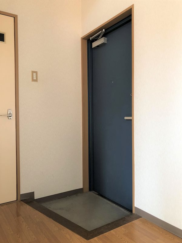 プラムハイツ 玄関