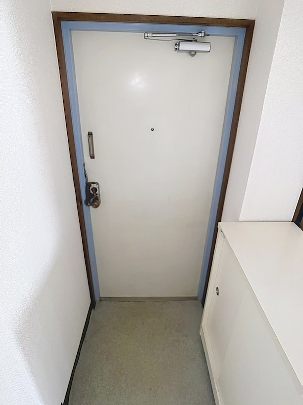 イースタンパレス 玄関