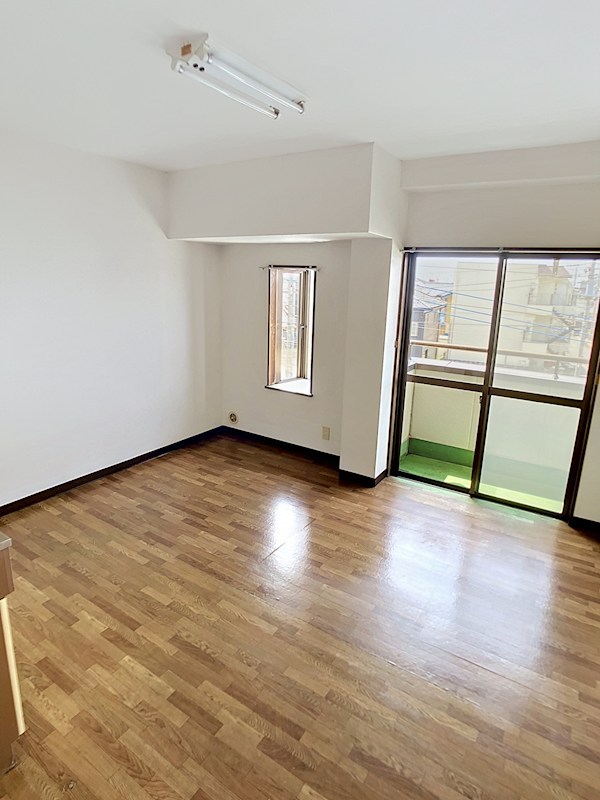 イースタンパレス リビング