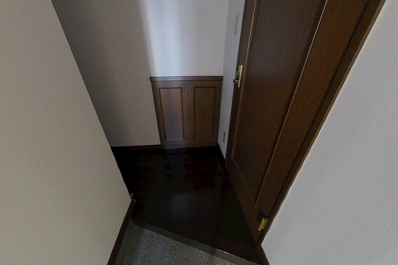 アーバンシェルB館 玄関