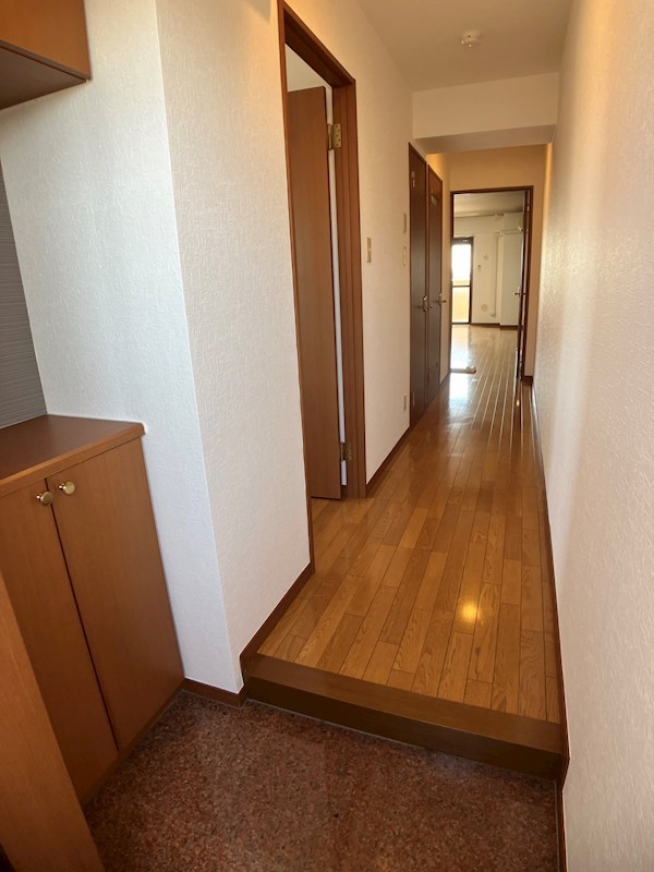 中今泉ヴィラージュマンション 玄関