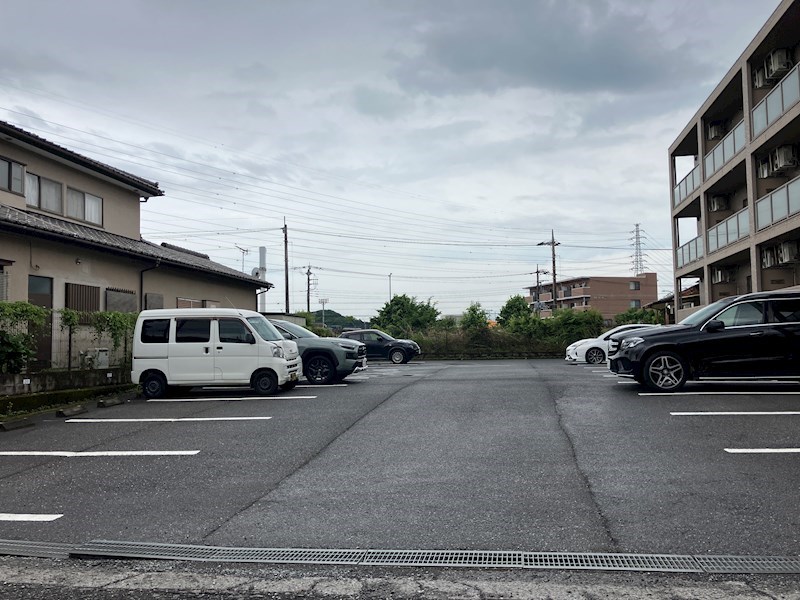 ハリーグレイス鶴田 駐車場