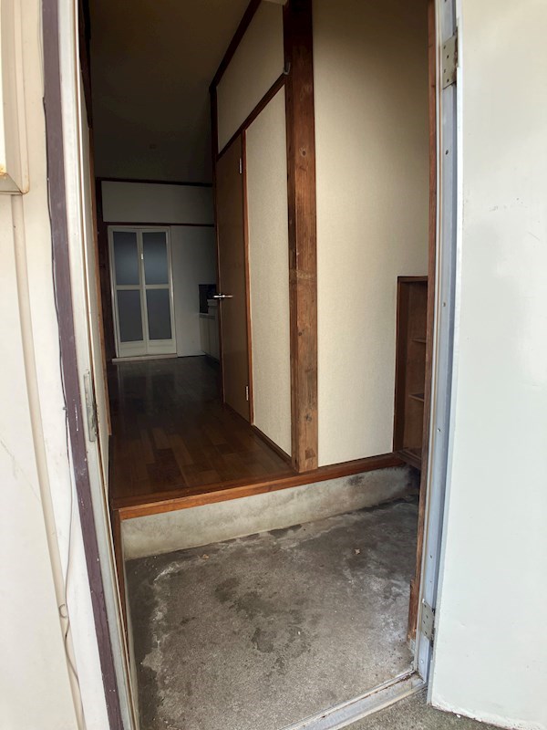 小屋松貸家3号棟 玄関