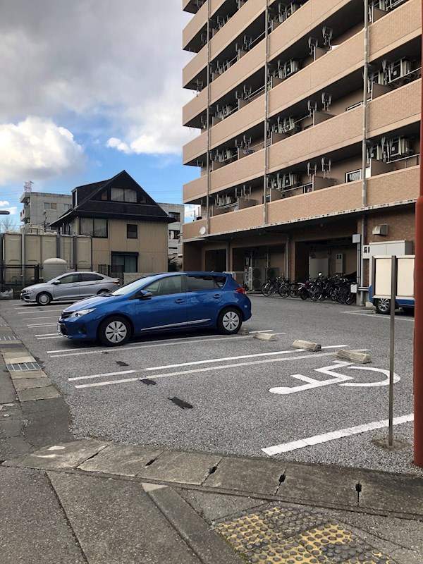 LOTUS MARSH元今泉 駐車場