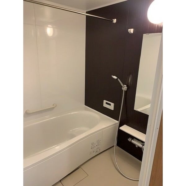 プレミアムガレージ陽東 風呂画像