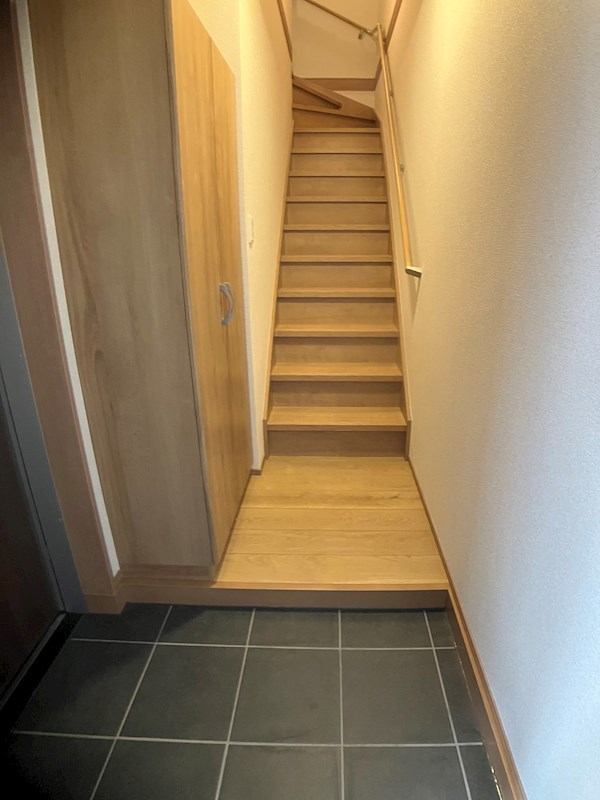 アウトリメッサ 玄関