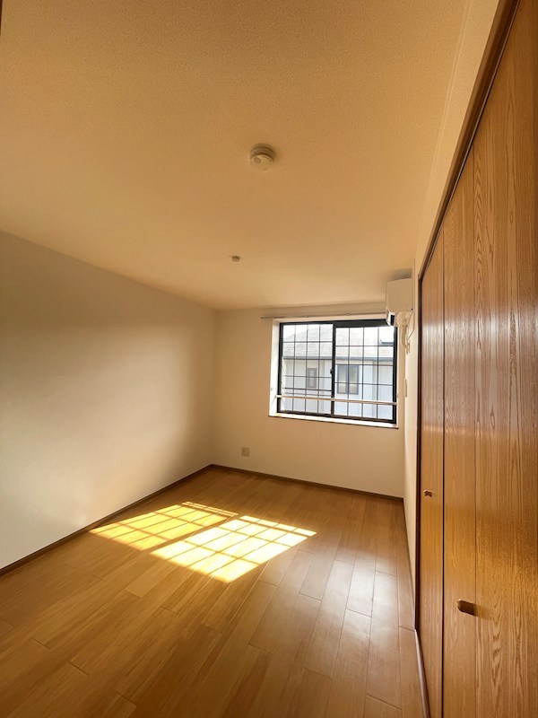 東ハイツ2 ベッドルーム