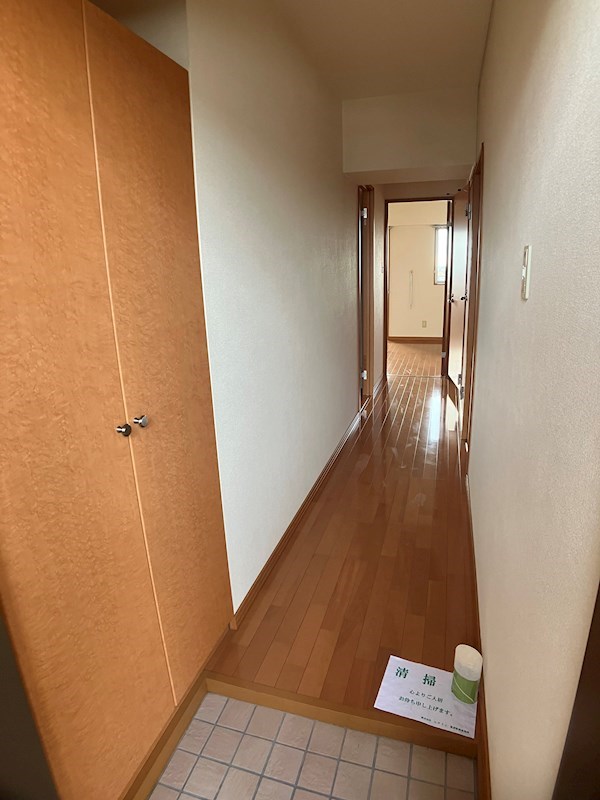 モア　ルミーネ 玄関