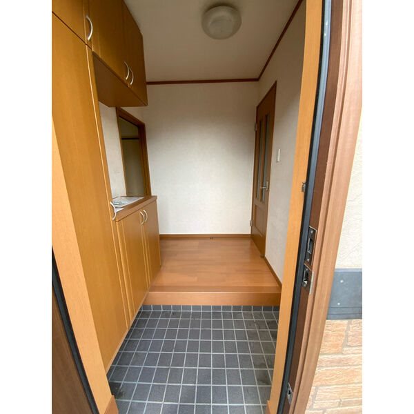 西原町戸建 玄関