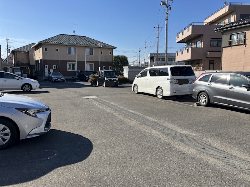 ヴィラージュエクセラン 駐車場