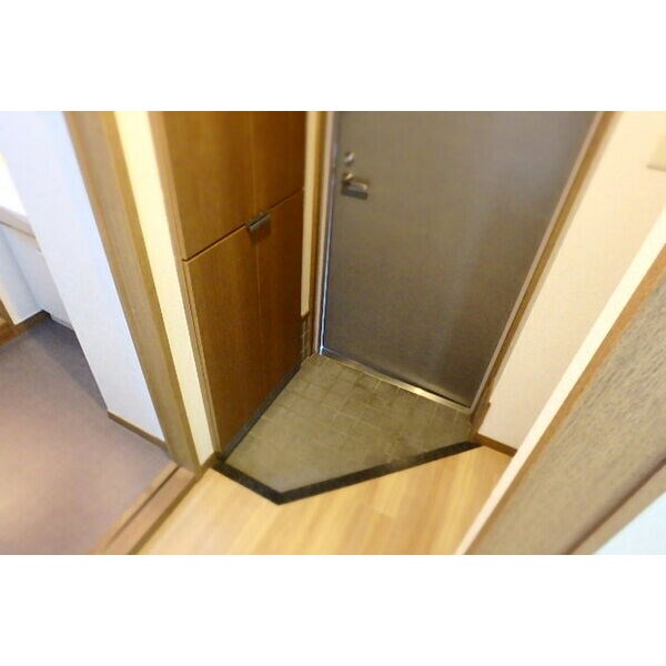 ソル・レヴァンテ 錦 玄関