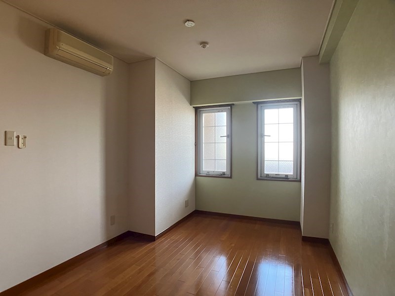 ケルムスコットコート ベッドルーム