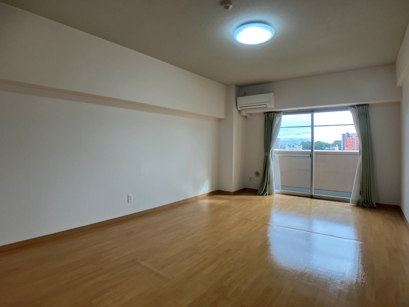 LOTUS MARSH元今泉 リビング