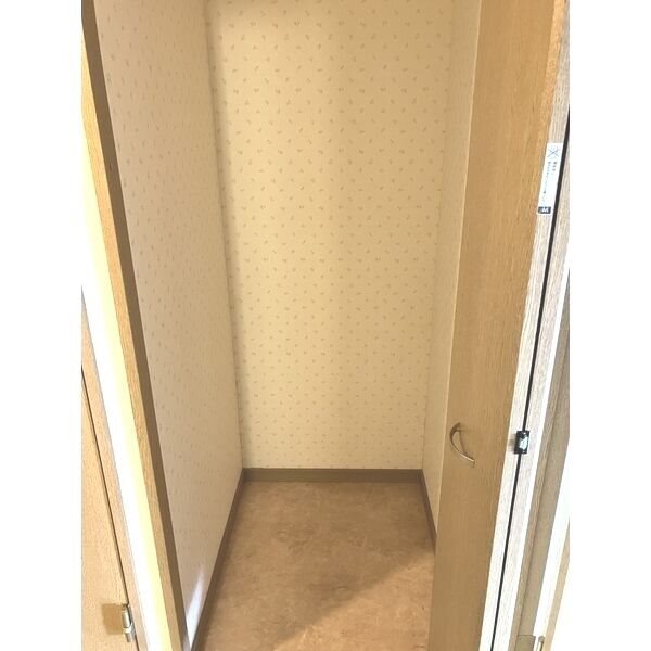 サン=テグジュビル その他8