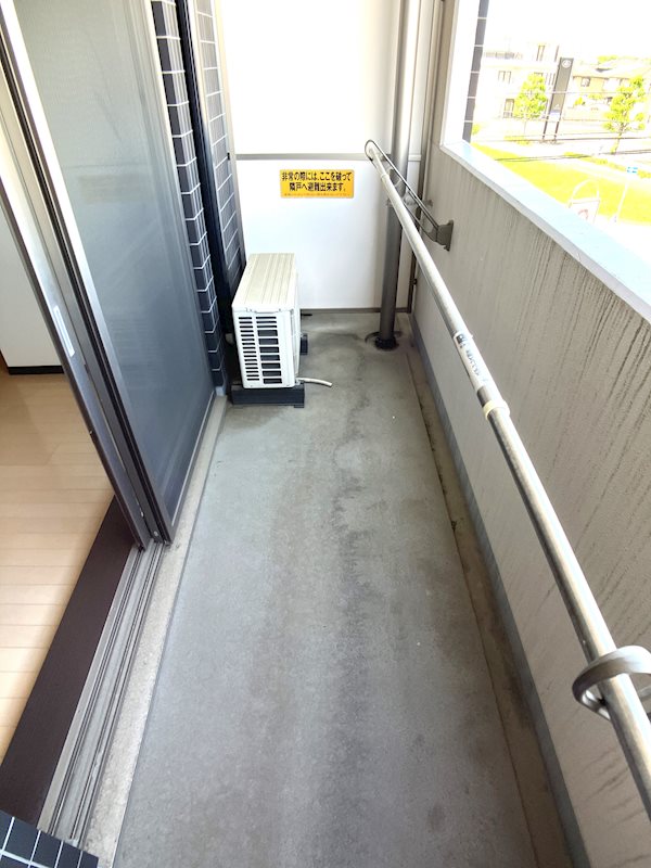 ロイヤル金信Ⅳ ベランダ