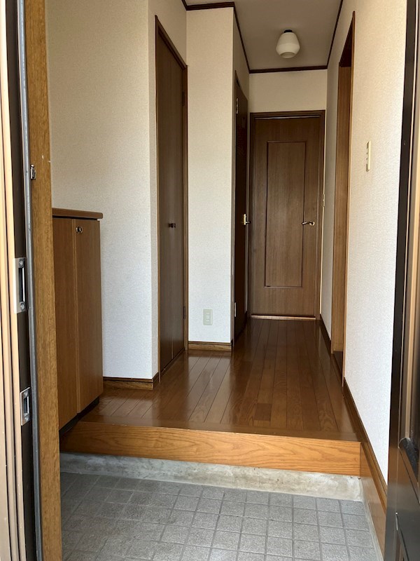 ロイヤルガーデン 玄関