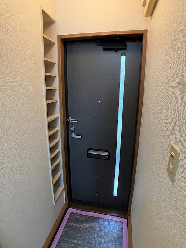 リバティ　C 玄関