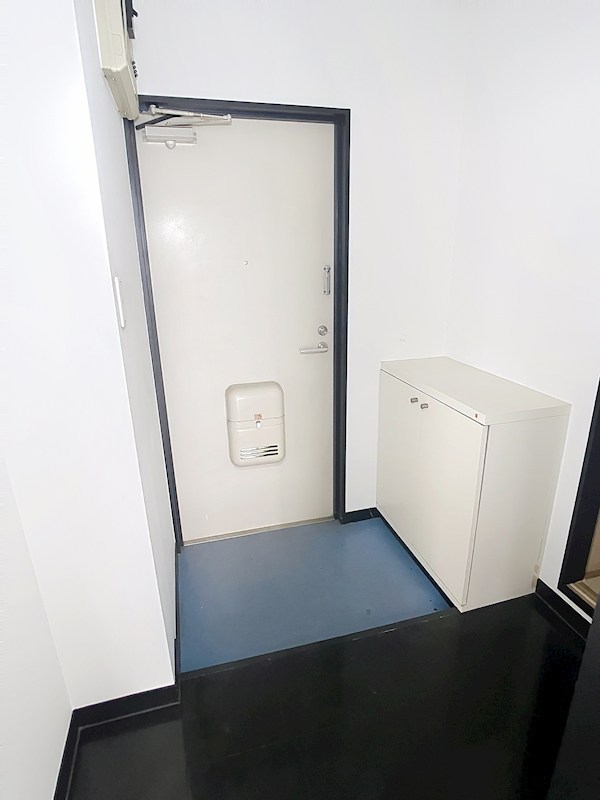 レジデンス滝の原 玄関