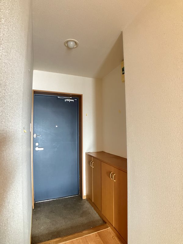 メゾンソレール 玄関