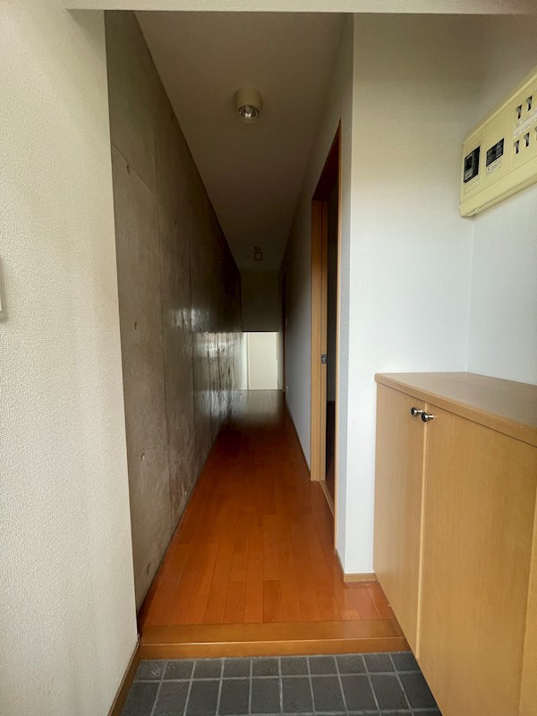 ディープインフォレスト２ 玄関